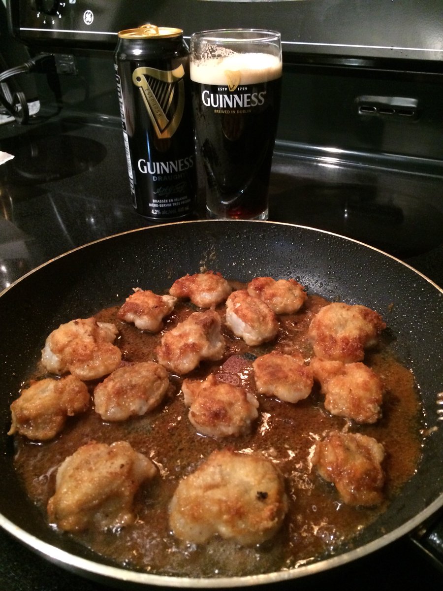 sheldon_tuck's tweet photo. Just a light Sunday night snack. ☺️👅🍺#codtongues #Sunday #beer @GuinnessIreland @nlliquor @downhomelife https://t.co/ZmHQ2lZUeR