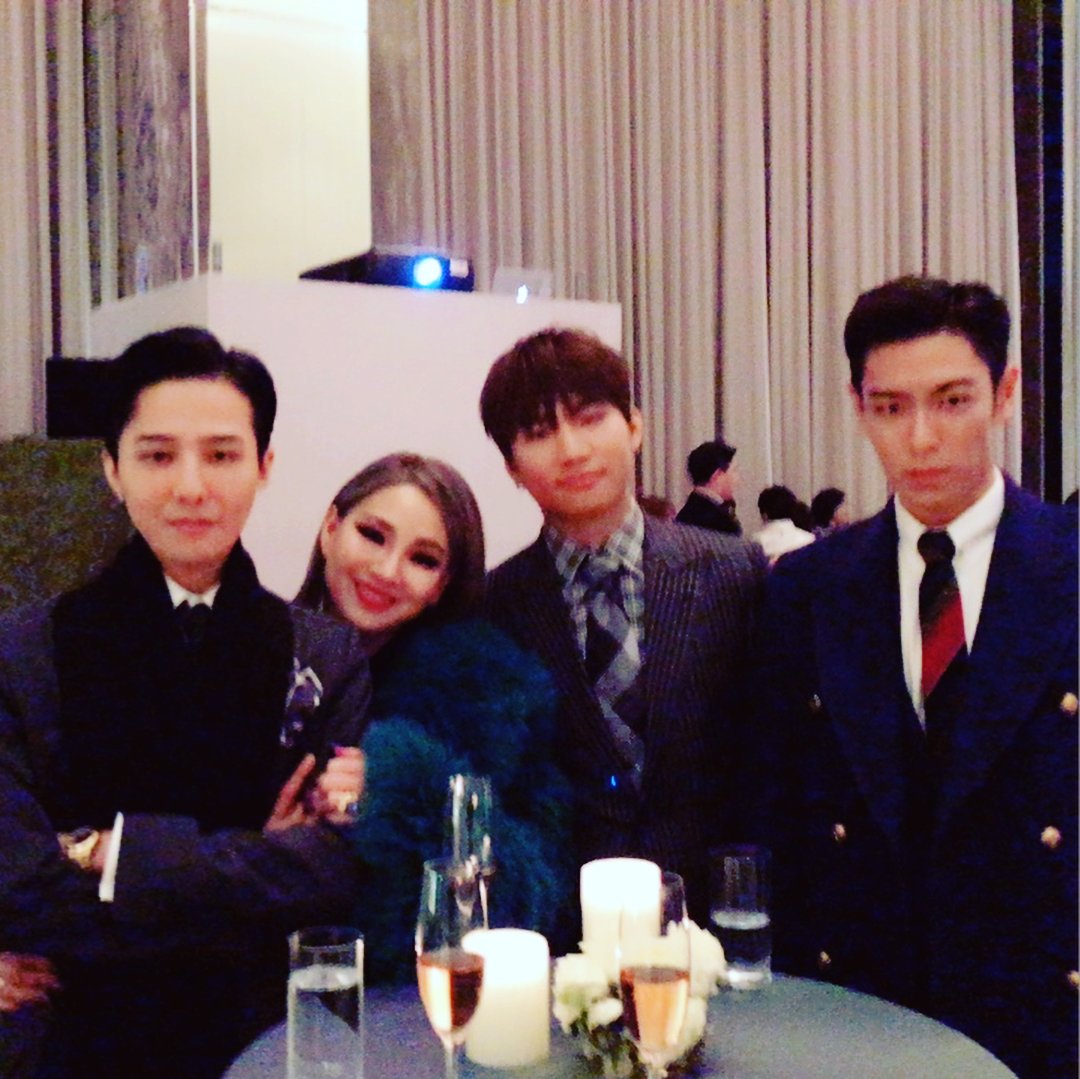 infoCL_'s tweet photo. [#IG] - Atualização da CL via Intagram com a Dara, Gdragon, Daegung e o T.O.P, no Casamento do Taeyang. 

| SEM LEGENDA |
+
+
+
#ProjectCL #DopeWeddingCongratz https://t.co/bNUkzpWgkk