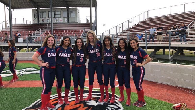 owens_kendall's tweet photo. new year, new team let’s get ittttt 🦅❤️ https://t.co/gXJaqoLVT2
