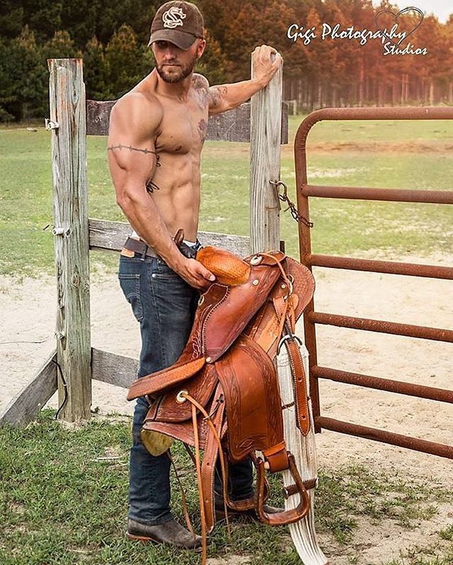 CowboyConnexion's tweet photo. ๐ค @blaket1_ #blaket1_ #blakesevani
๐ธ @gigiphotographystudios #gigiphotographystudios .
RepostBy @blaket1_: "If you're gonna saddle up you better be ready to ride!
๐ธ๐ @gigiphotographystudios
#cowboy #ride #inkedmodel #countryboy #photoshoot #edit #iโฆ https://t.co/aCNMvfn9Ju https://t.co/e34s2rpS99