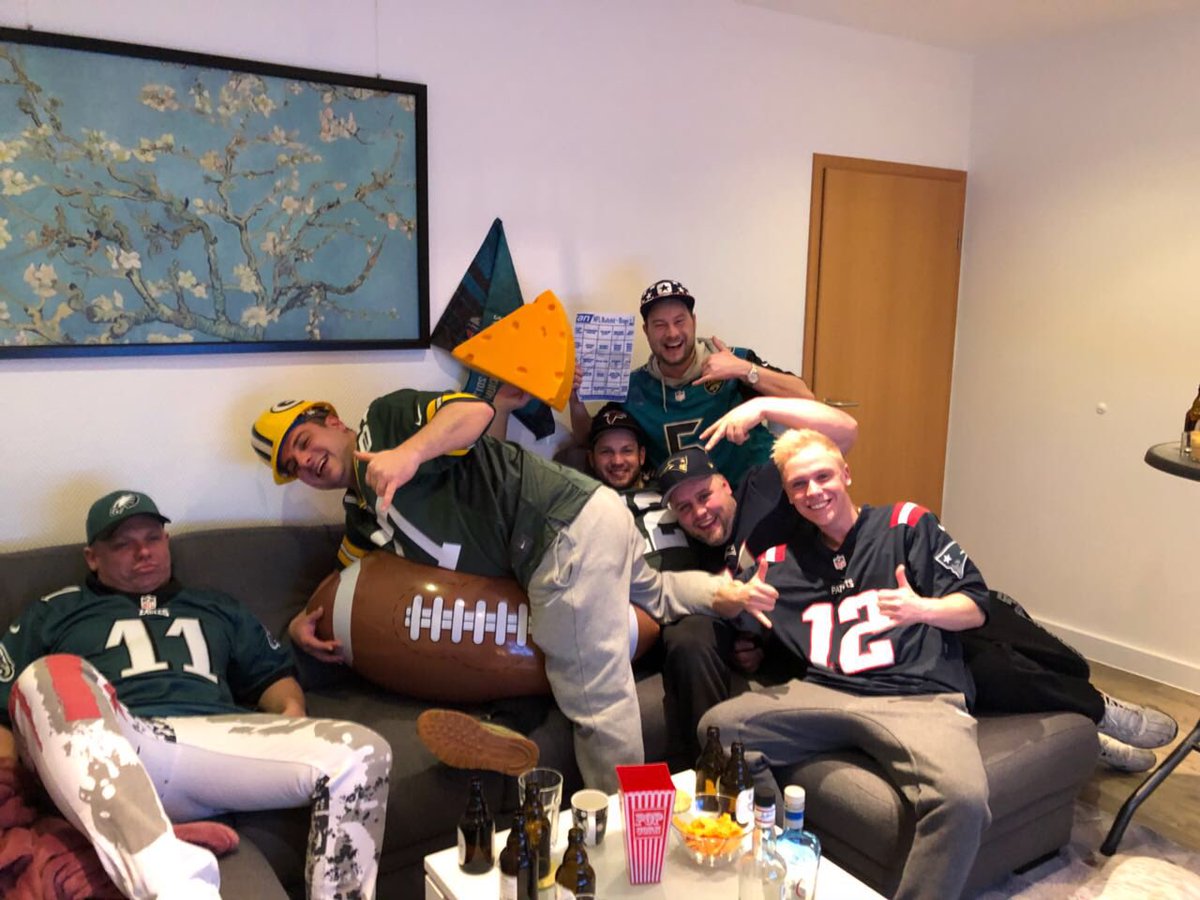 19Gerrit82's tweet photo. #ranNFL #superbowl  #EaglesFlyTogether #SuperBowlSunday #icke41 #coachesume https://t.co/gHiqp4LcYv