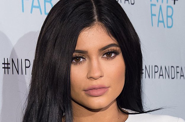 BuzzFeed's tweet photo. Kylie Jenner has given birth to her first child with rapper Travis Scott.

It's a girl! 

https://t.co/2am7IFLz8p https://t.co/E4xC4sihNt