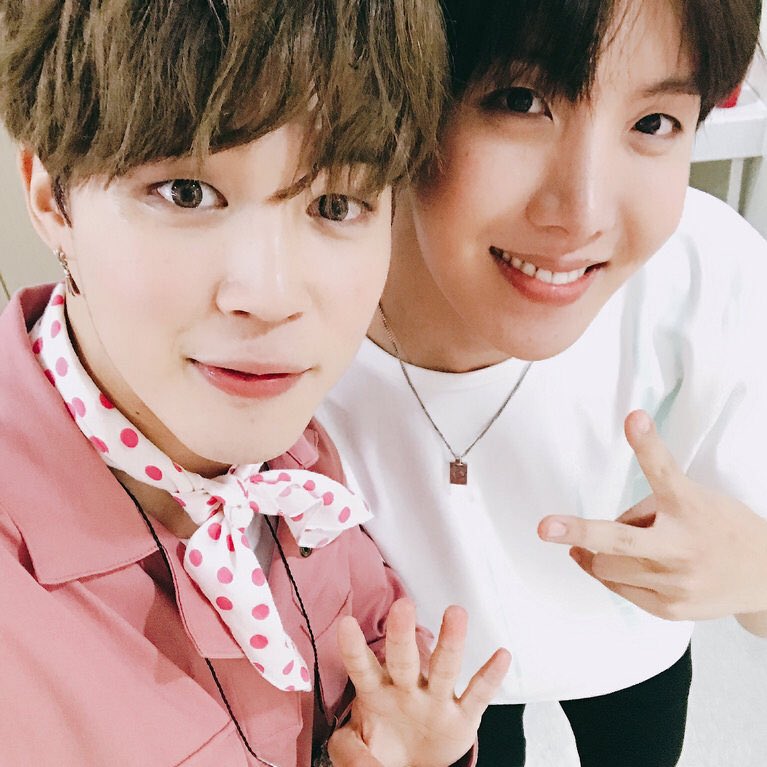 PJMSGALLERY's tweet photo. HOSEOK DAY

#iHeartAwards #BestFanArmy  #BTSARMY @BTS_twt https://t.co/7rqx9fReBA