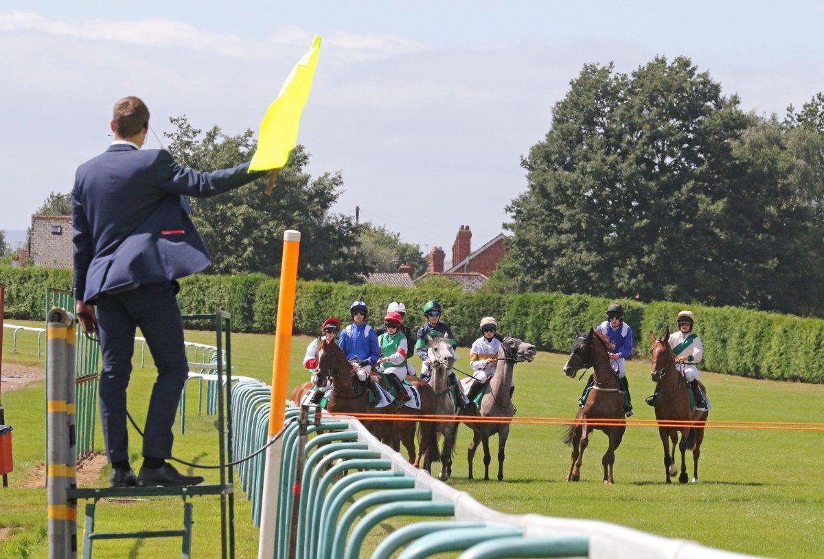 ArabianRH's tweet photo. #Congratulations #RyanColley @RuthCarr1 on your #RacedayOfficial appointment #starter #EWIO @BHAPressOffice another #AROGraduate #success @ARO_Racing @ifhra @sh_mansoor_fest @RacingPost @tommoracing @larawathbastud https://t.co/RN7h034Hho … https://t.co/o3VxI3ls9s