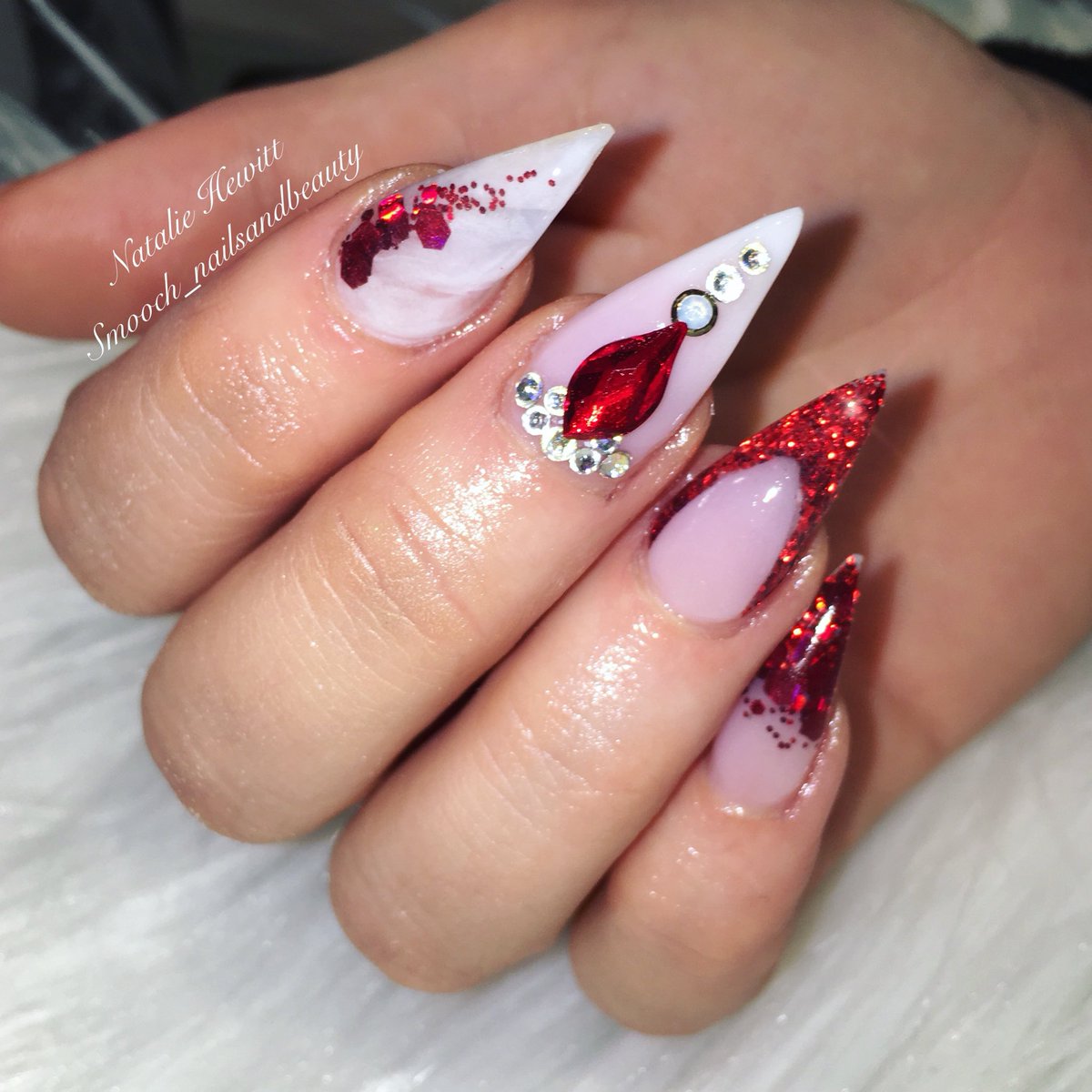 smooch_nails's tweet photo. Are your nails ready for valentines day? #Valentines #ValentinesDay #love #Swarovski #Wrexham #bossbabe https://t.co/cDgMzL2B0e