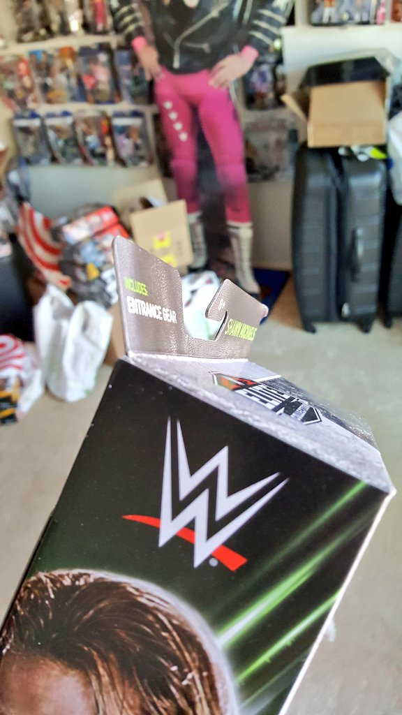 FullyPoseable's tweet image. GIVEAWAY TIME: as heard on this week's show we are giving away the dinged up Shawn Michaels figure that was received. The fine people over at @RingsideC are making it right, so this fig. Will be given away, perfect for loose collectors. All you have to do is follow and retweet