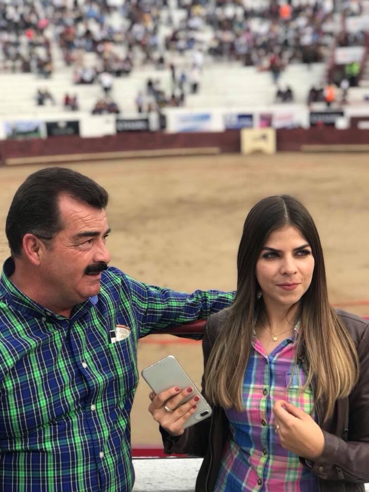 xynewss's tweet photo. Les compartimos un adelanto de lo que veremos en tu #Programa #enVivo del día de hoy en punto de las 9:00pm desde la #PlazaDeTorosLaLuz #FeriaLeón2018 #XYlive #XyNews
👉🏻Recuerda seguirnos en nuestra #Páginaweb https://t.co/fzHCSU64dD👈🏻 #Foto #FeriaLeón2018 https://t.co/oLVbpc945k