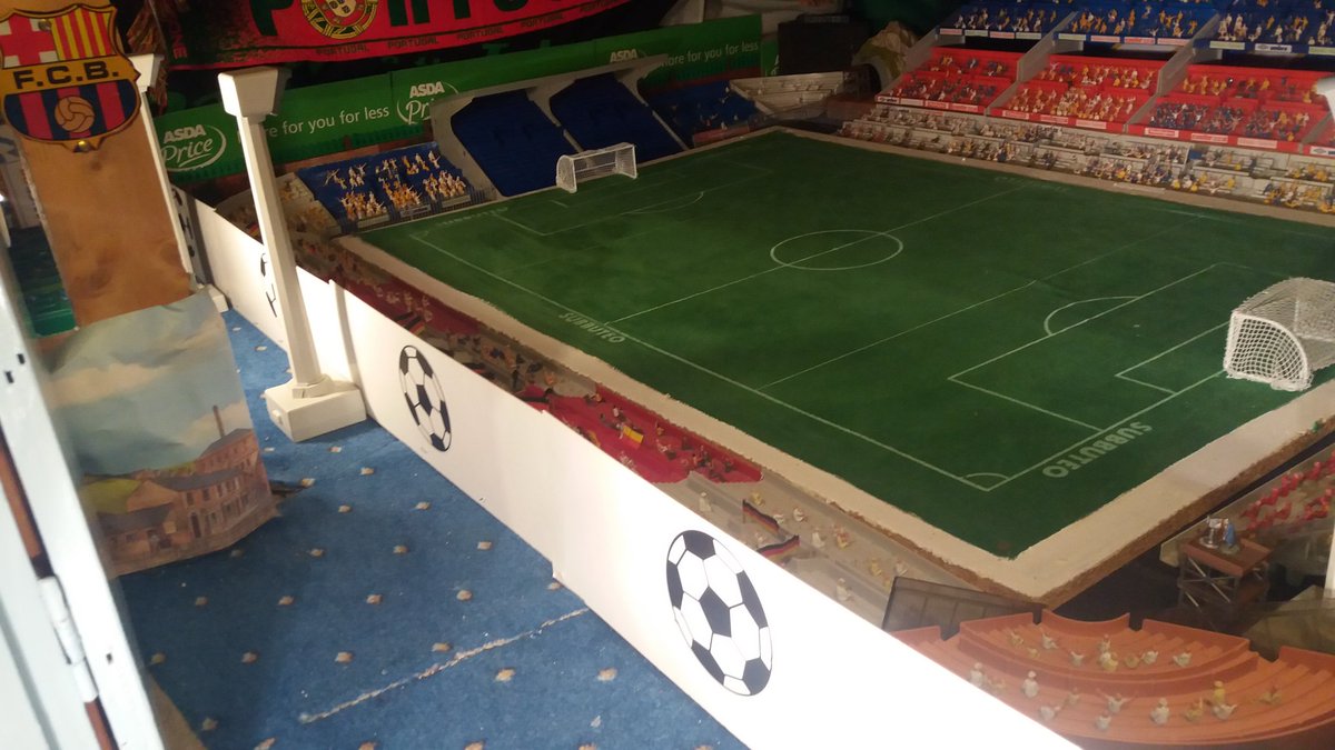 ProjectSubbuteo's tweet photo. Just need advertising boards , fence surround , 200 spectators to paint & a burger van !
#ProjectSubbuteo is nearly there ๐
#Subbuteo #SUBBUTEOWORLD ๐ https://t.co/PUSNR1FOdK