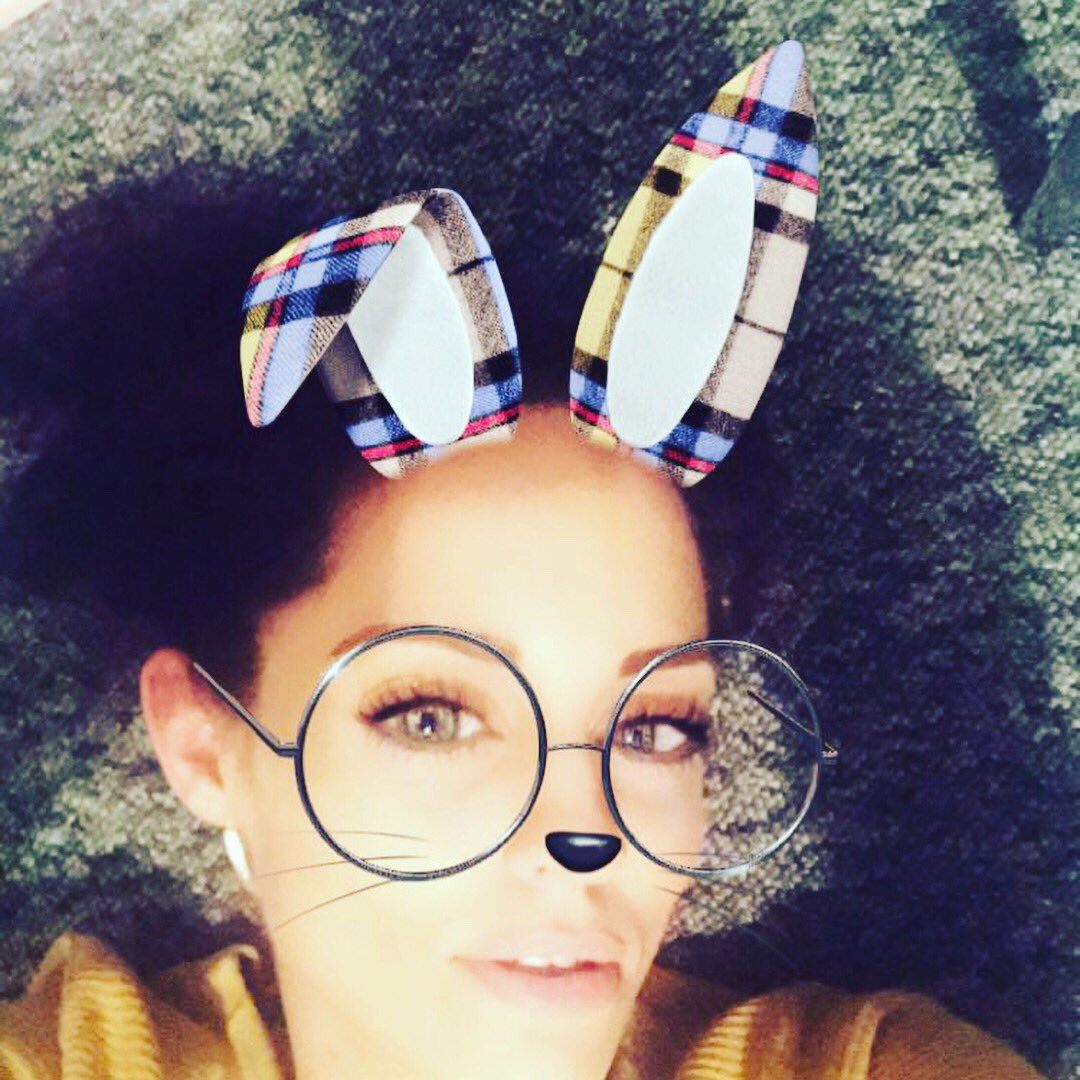 HAYLEYSHIELS's tweet photo. Sunday with my faves 💋❤️⭐️🥂 https://t.co/63xQOkomlZ