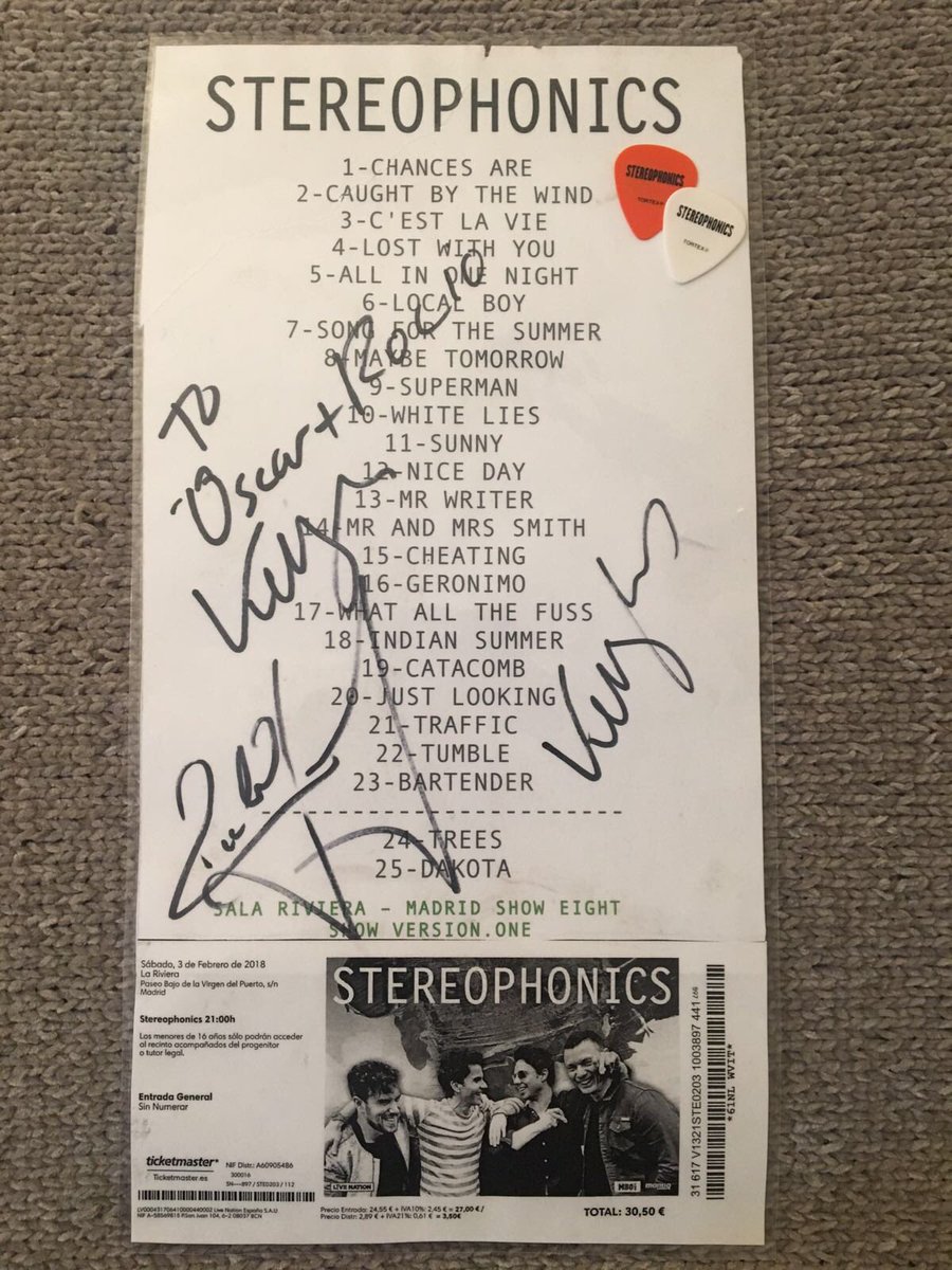 oskarbas6's tweet photo. Tantas horas de cola tuvo su recompensa! #graciaskelly #thankskelly #Stereophonics #Stereophonicsmadrid #lariviera @stereophonics #kellyjones #espectacularconcierto #amazingshow https://t.co/JXEttuoINV