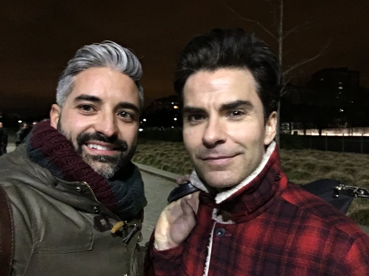 oskarbas6's tweet photo. Tantas horas de cola tuvo su recompensa! #graciaskelly #thankskelly #Stereophonics #Stereophonicsmadrid #lariviera @stereophonics #kellyjones #espectacularconcierto #amazingshow https://t.co/JXEttuoINV
