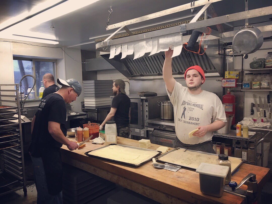 ItalianCarryOut's tweet photo. Who do you want to win the Super Bowl? Enjoy some pizza and wings from the family at Italian Carry Out! https://t.co/AQx186RAC7