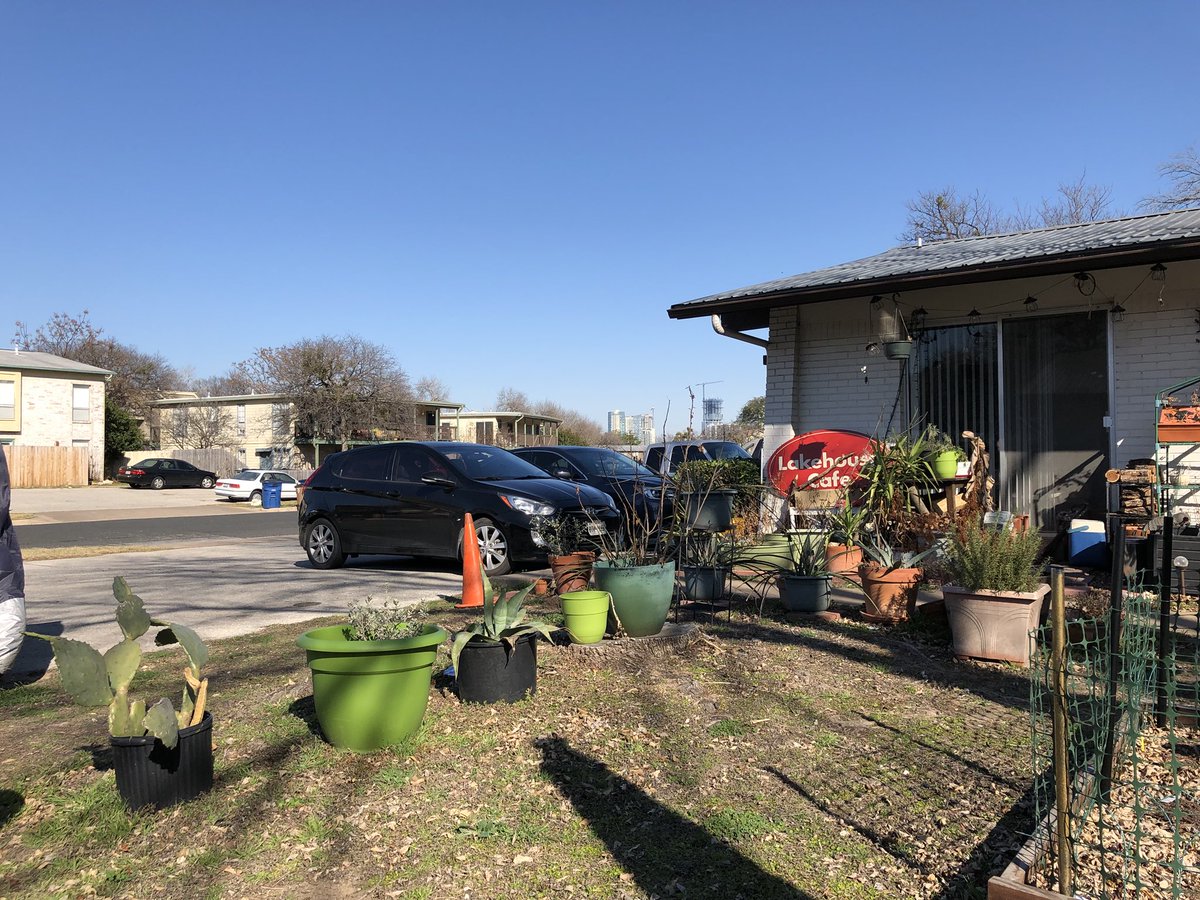 CaseyKstr's tweet photo. #whatIseeat309 #texas #austin #frontyard #mimosas https://t.co/SidV8RSKMB
