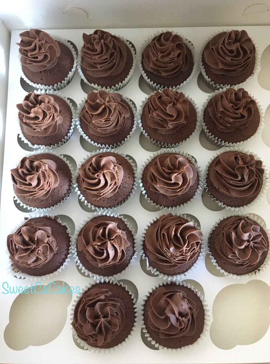 Forklift truck themed cake and chocolate swirl cupcakes xx #chocolate #cake #Buttercream  #Renshaw #CupCakes #forklift #happybirthday #blue #yellow