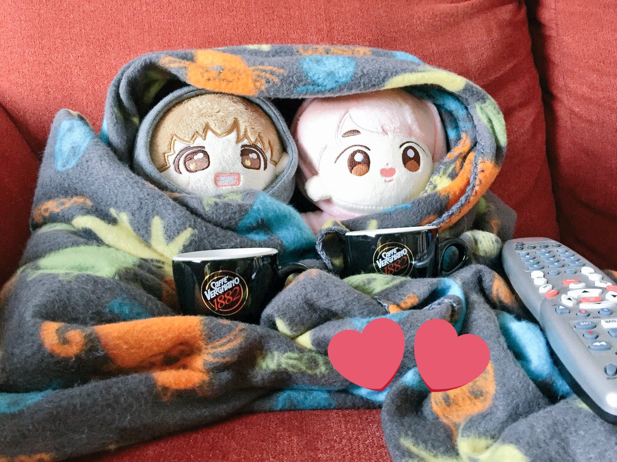 AgnuROTE's tweet photo. 🐯: Snow! It’s cold!
🐷: I have an idea!
🐯🐷: Great idea!
#bubblejin #tiggertae https://t.co/iw9w1JjtRF