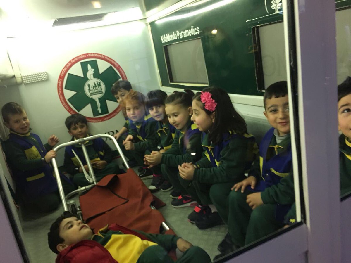 rawankhalifeh1's tweet photo. @Hhhsinfo KG3 were learning through play at kids mondo. Researching for more knowledge about tools of transportation methods @tbaassiri https://t.co/uttJfUQSPg