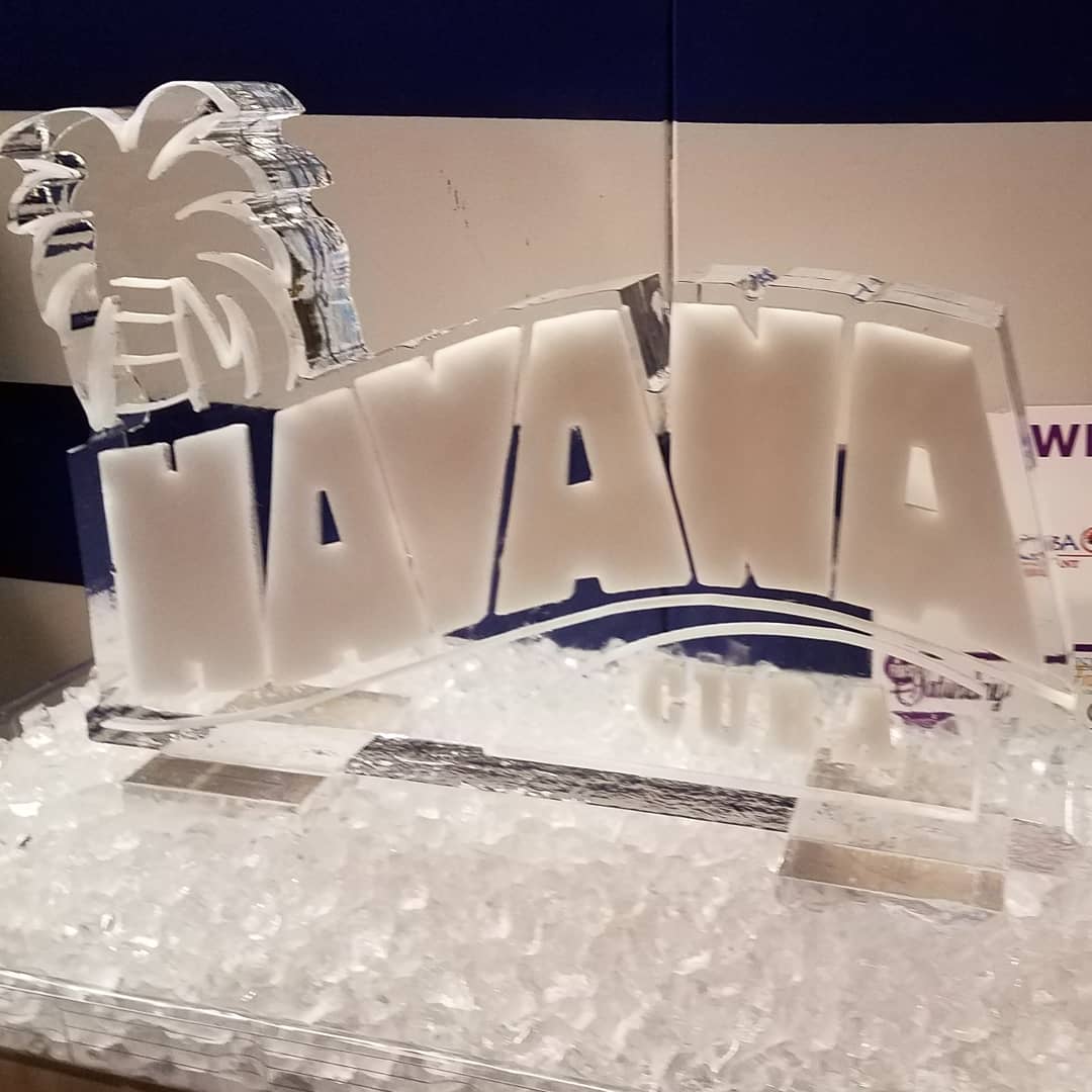 DrJMenocal's tweet photo. Freezing at #FireandIce.  One of Doc's favorite #icesculptures. #downtown #weekend #shoplocal #supportlocalbusiness #firstsaturday #primarycare #cuban #familyphysician #health #healthcare #hispanicdoc  #Frederickmd #Frederick #Maryland #community #familypractice https://t.co/nBAEtXJByc
