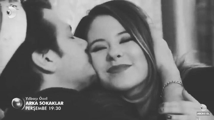 PinarAkdogan_n's tweet photo. Yılbaşı gecesi birlikte giricez aşkım benim❤😘️ #ArkaSokaklar #alpin #aliakdogan #pınarakdogan #rızasoylu #aylasoylu #AliAkdoğan #PınarAkdiğan #RızaSoylu #AylaSoylu #AliAkdoğan #PınarAkdiğan #AlPın ❤ #ArkaSokaklar #AlPın #AlpKorkmaz #IpekYaylancıoğlu ❤ #ArkaSokaklar #AlPın https://t.co/M6yXz8g0O8