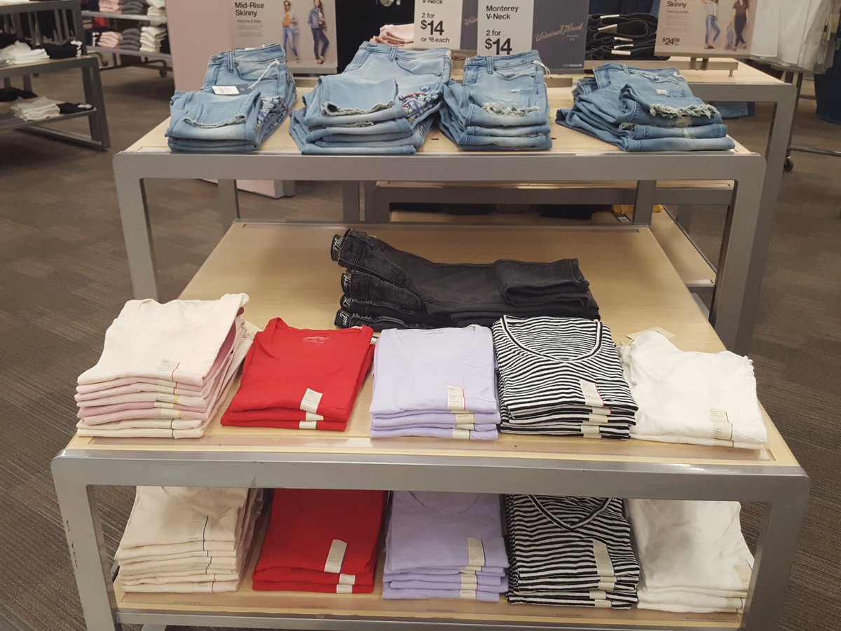 MorganO1970's tweet photo. T1970 Showing #UniversalThread for #TARGET #G499VMStyle @SWorthy @beth_hinkleTGT @BethGates23 https://t.co/iz52WZmhLR
