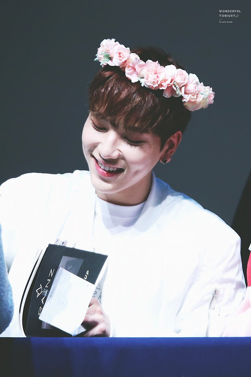 juwontakpics's tweet photo. wontak and flower crowns 😍

[#원탁 #주원탁 #레인즈 #WONTAK #RAINZ]♡

(c) WONDERFUL_0224 https://t.co/VW4mtpG0tM