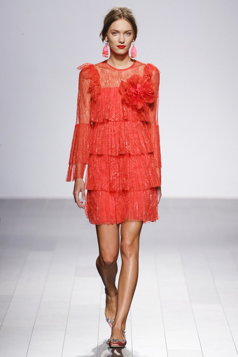 BadgleyMischka's tweet photo. Badgley Mischka SS18 #BMSS18 https://t.co/wI1a8czdhd