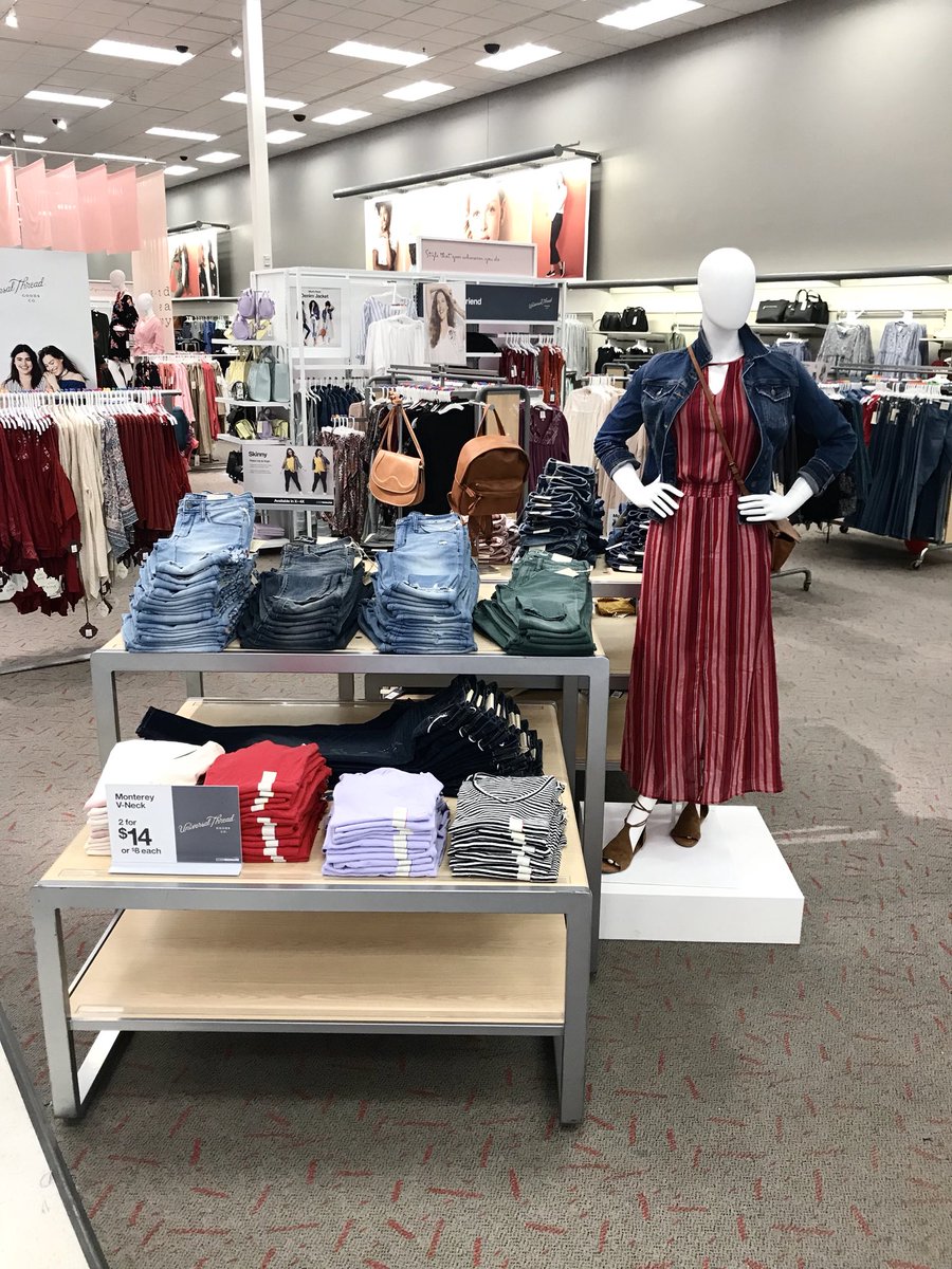 missmandywhaley's tweet photo. Got the Denim Blues? Check out Target’s newest brand Universal Threads! @rymwalters @tracyacurry1 @ktmhill01 https://t.co/92UX9Y4wMG
