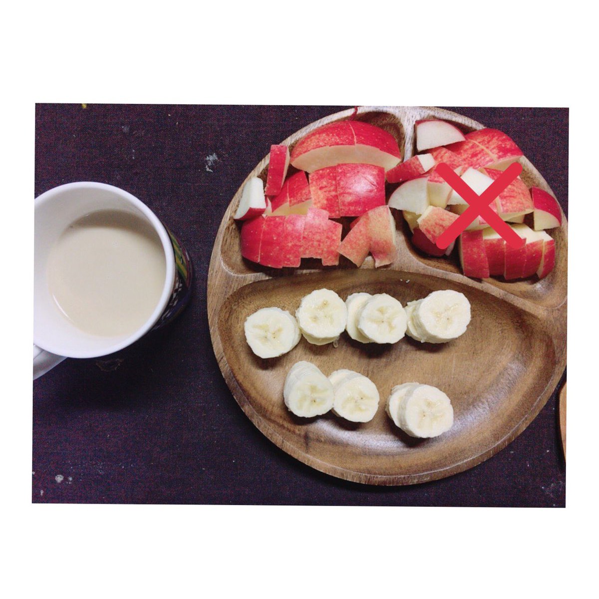 syp_uxu's tweet photo. 朝ごはん(6:40)
りんご バナナ きなこ豆乳 https://t.co/22VL8pTv5Q