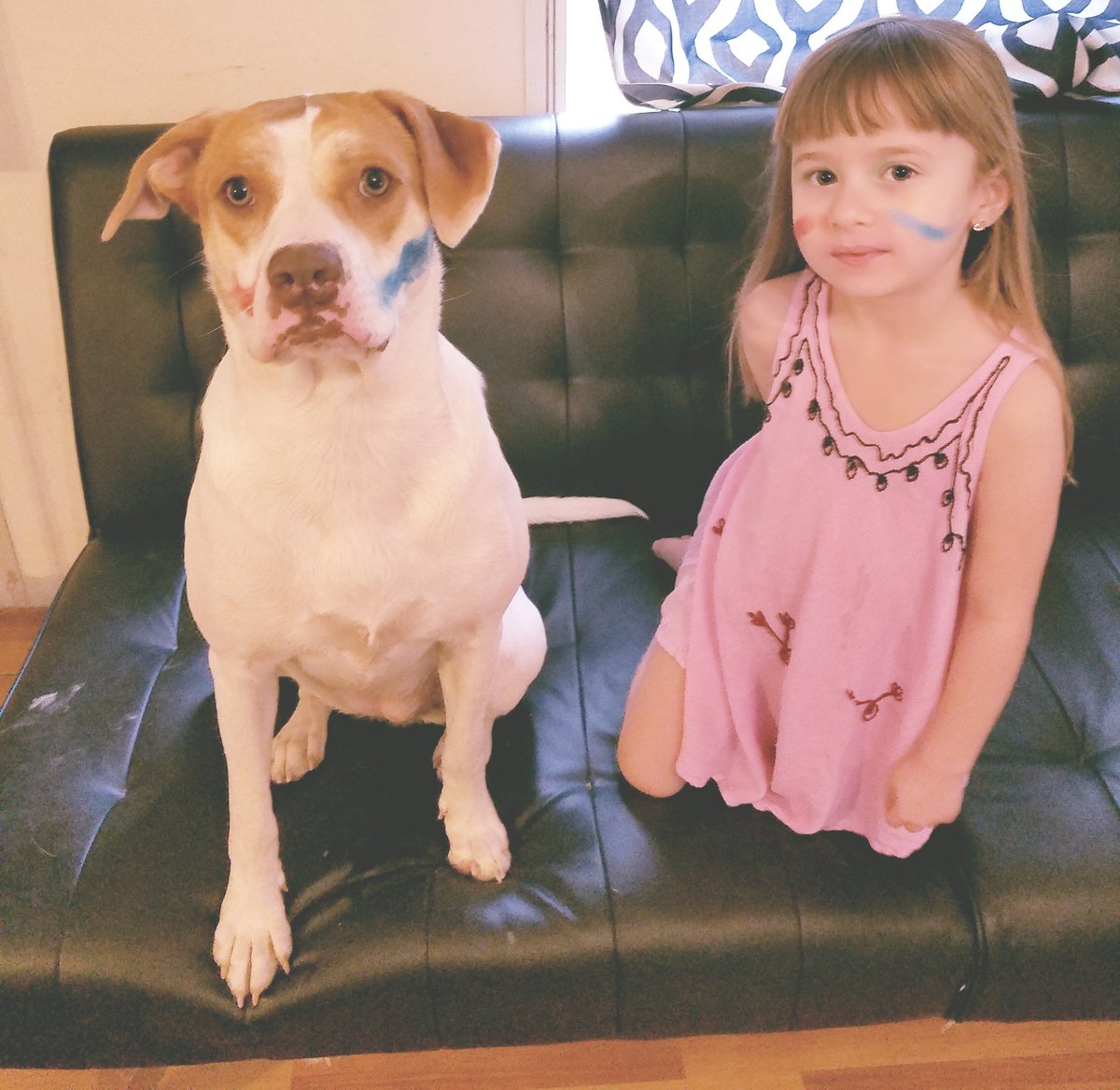 CrazedColletts's tweet image. Our team is wearing our war paint and ready to go!!!!
#SuperBowlSunday #SuperBowl #Patriots #SuperBowlLll