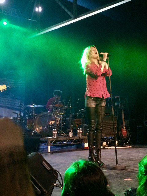 TangibleTruthM's tweet image. #killerheels #womenofrock #photography #rocknroll #musicislife @TheKills