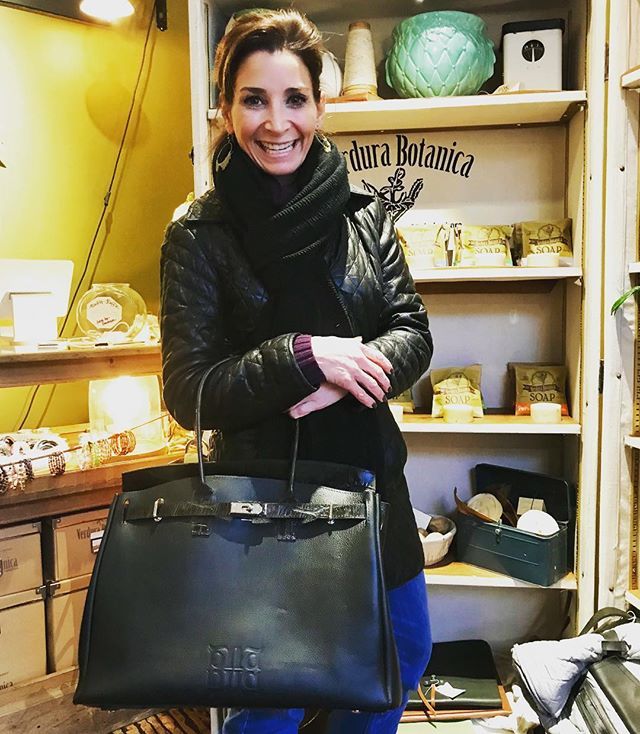 Metaforros's tweet photo. @halidurham has her #bespokebag ! Love our clients! #bespokesoap https://t.co/pgUy4mL5Ka