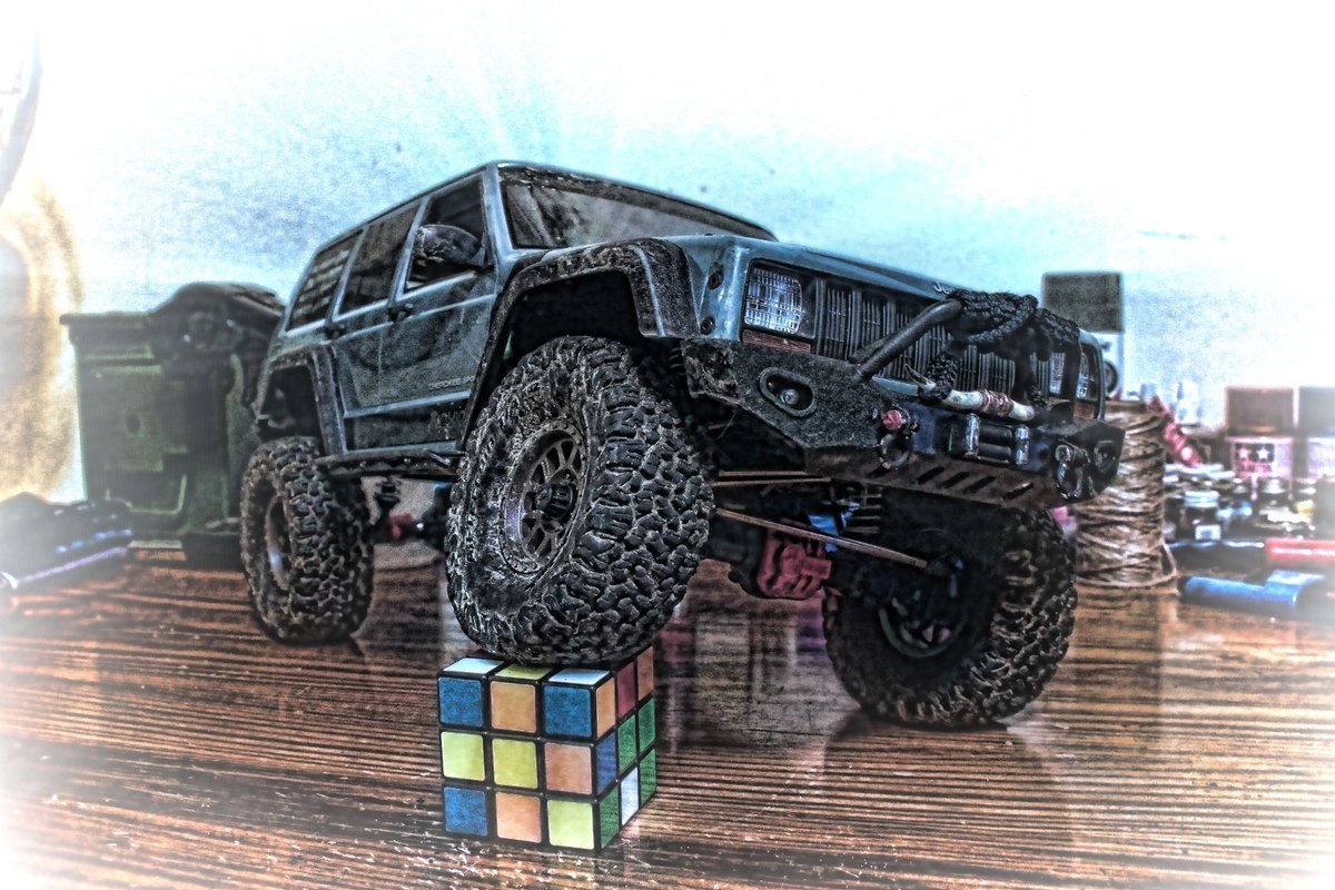 ScoobaSteve451's tweet image. Really need for this weather to break... I am so done with winter. Seriously need some trail time, 1:1 or #ScaleTrail, either way I need warm air and sunshine in my life. #RCLife @Axialrc #SCX10II #JeepCherokee