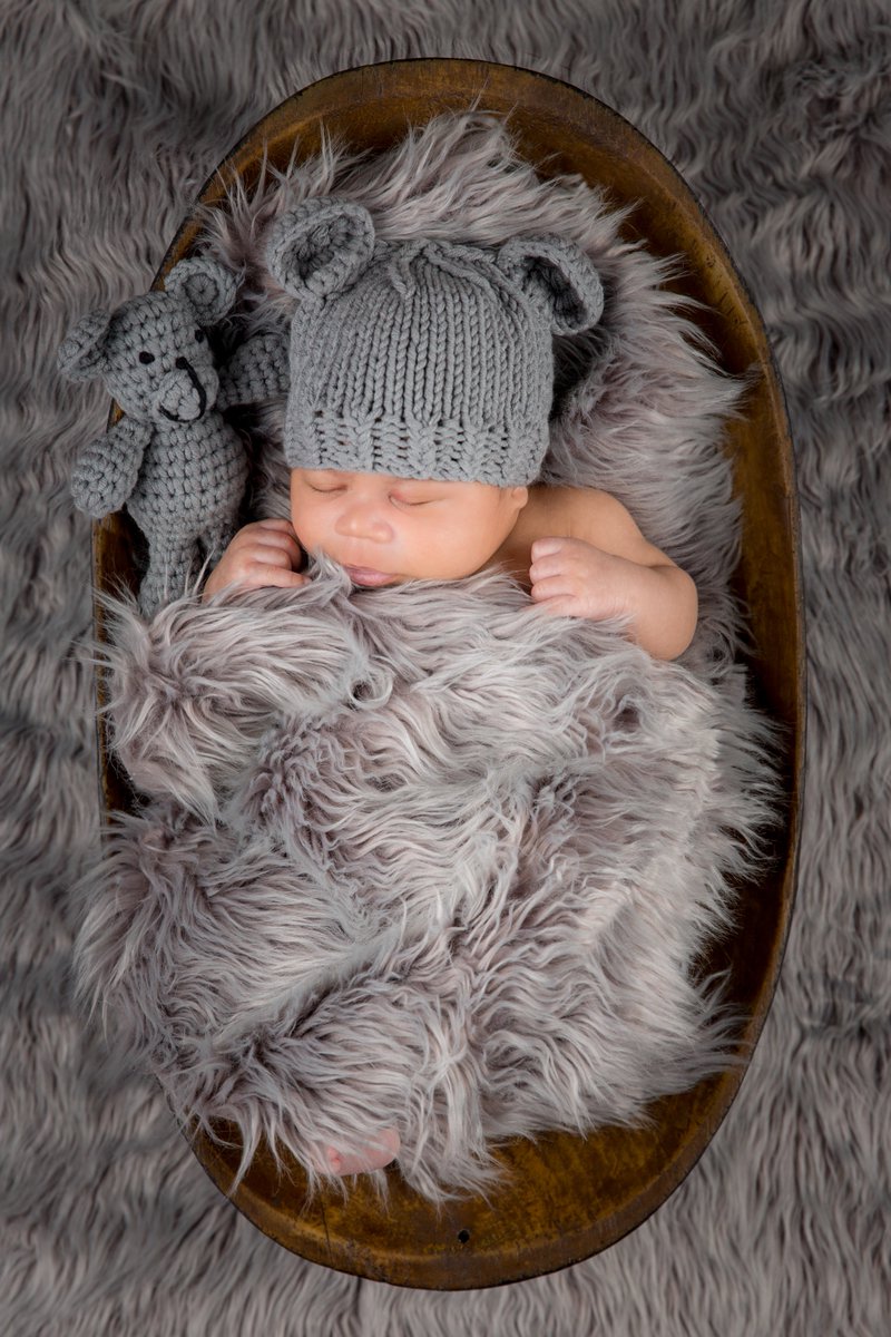 Simon_Handley_'s tweet photo. Shot at @Bromley_Photo with @CanonUKandIE EOS 5D / 24-70 f2.8, @PIXAPRO_UK CITI600 lighting and soft boxes and @ClickProps newborn photo props #newborn #newbornphotography #photographer #bromley #BeckBromFL https://t.co/KrBA2PWcMq
