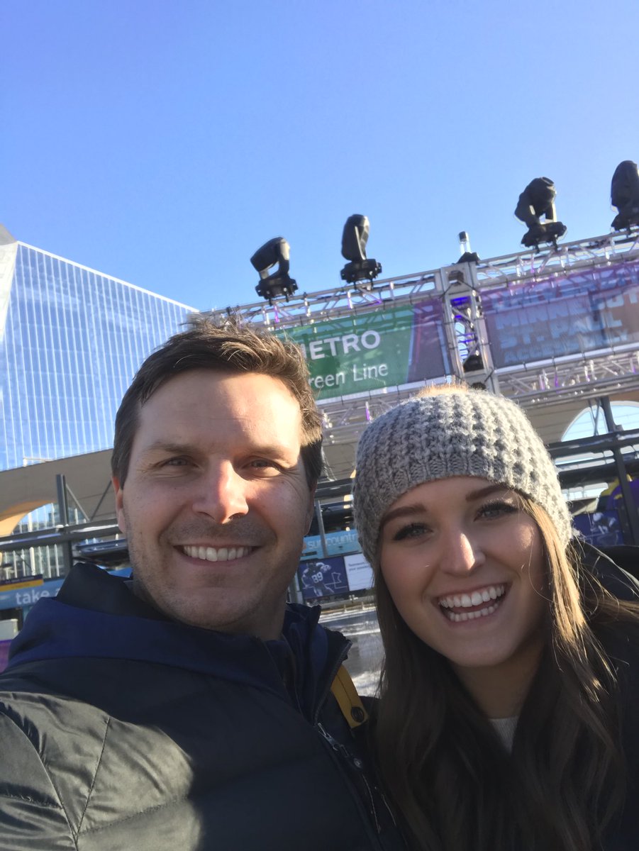 CoachWeaver6's tweet photo. Family trip to the Super Bowl. #SuperBowlLII https://t.co/RVaupXTqTE