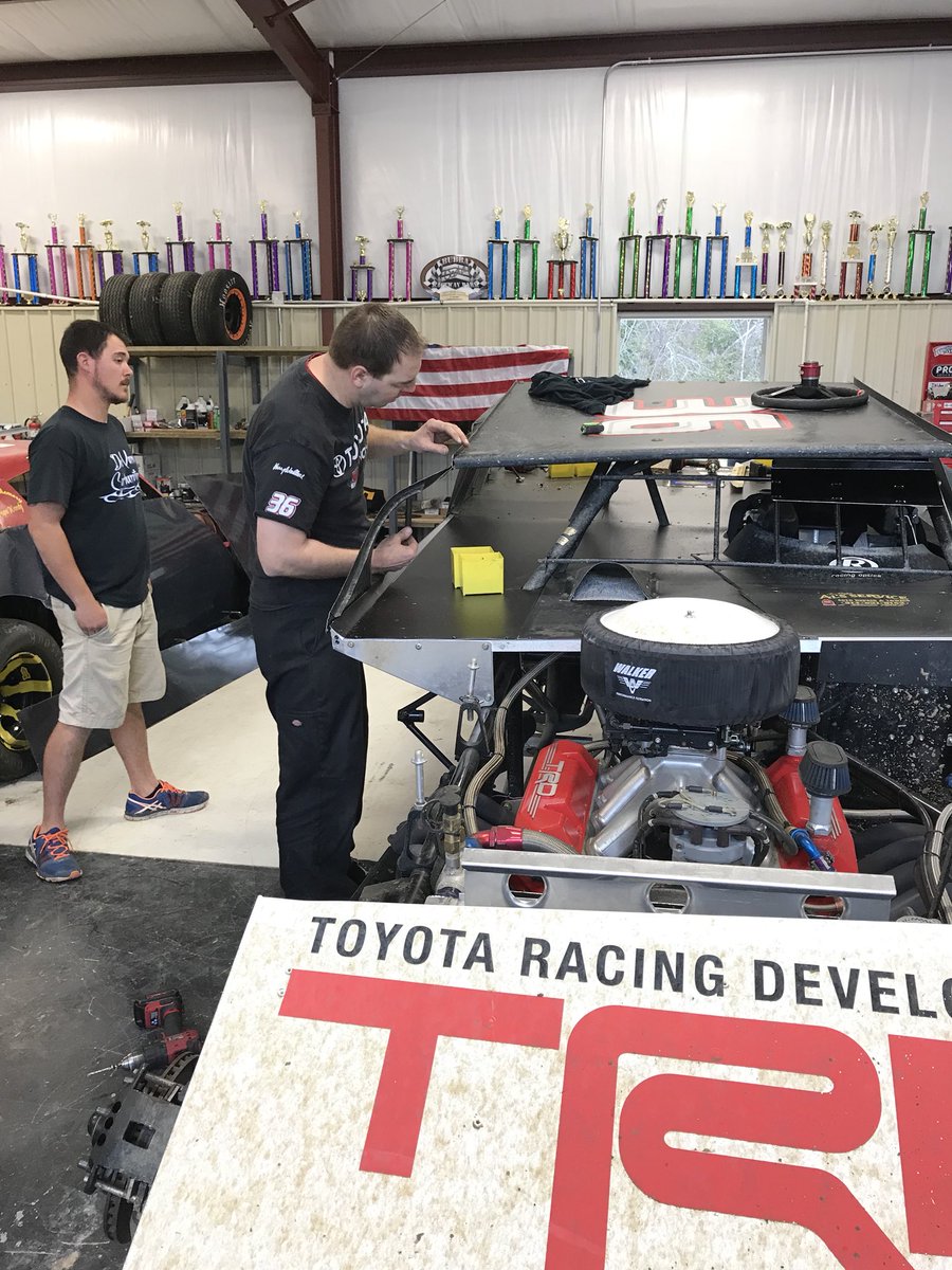 Kenny_Wallace's tweet photo. Thank you to our TEAM and Kenny Schrader for lifting our spirits and Helping us get our car back together. https://t.co/fg5BrDSmy8
