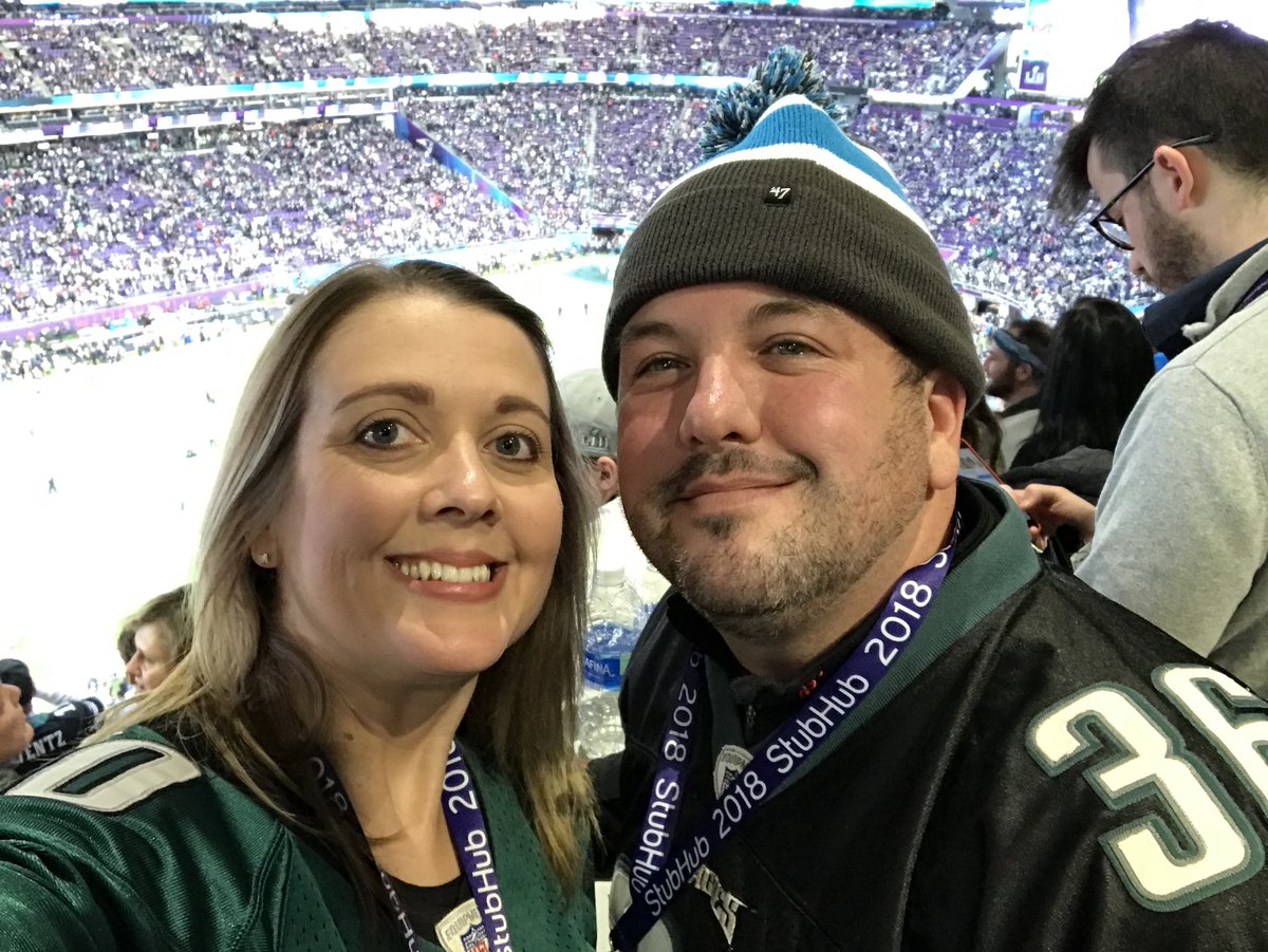 lauracook131's tweet photo. Go Eagles!! US Bank Stadium is ridiculous!  75% for the Birds!! #SBLll  #superbowlselfie #phillyphilly #FlyEaglesFly minneapolis https://t.co/z6DTSnf1ti