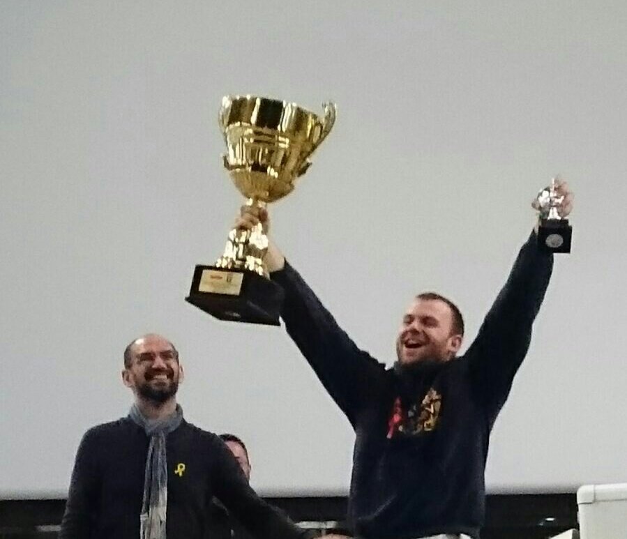 mserracant's tweet photo. Al torneig casteller de futbol la copa més gran no és per al vencedors, sinó per la Millor afició. Enguany l'han guanyat els @cvg_cat de la Vila de Gràcia. Enhorabona! 
I gràcies als @saballuts per portar la festa de germanor castellera a la ciutat. https://t.co/Qll9kvfEko
