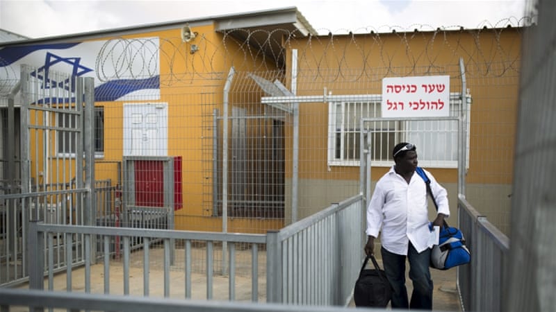 AJENews's tweet photo. Israel issues deportation notices to African migrants https://t.co/Nl3UdtDytS https://t.co/FpBLsSFeF5