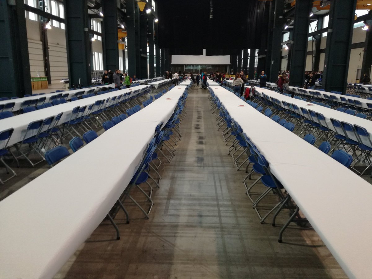 Al torneig casteller de futbol la copa més gran no és per al vencedors, sinó per la Millor afició. Enguany l'han guanyat els <a href="/cvg_cat/">Castellers de la Vila de Gràcia</a> de la Vila de Gràcia. Enhorabona! 
I gràcies als <a href="/saballuts/">Saballuts</a> per portar la festa de germanor castellera a la ciutat.