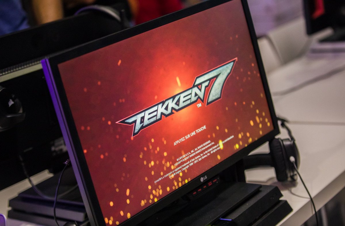TEKKEN's tweet image. When you want to get some work done, but something else gets on your way 😂