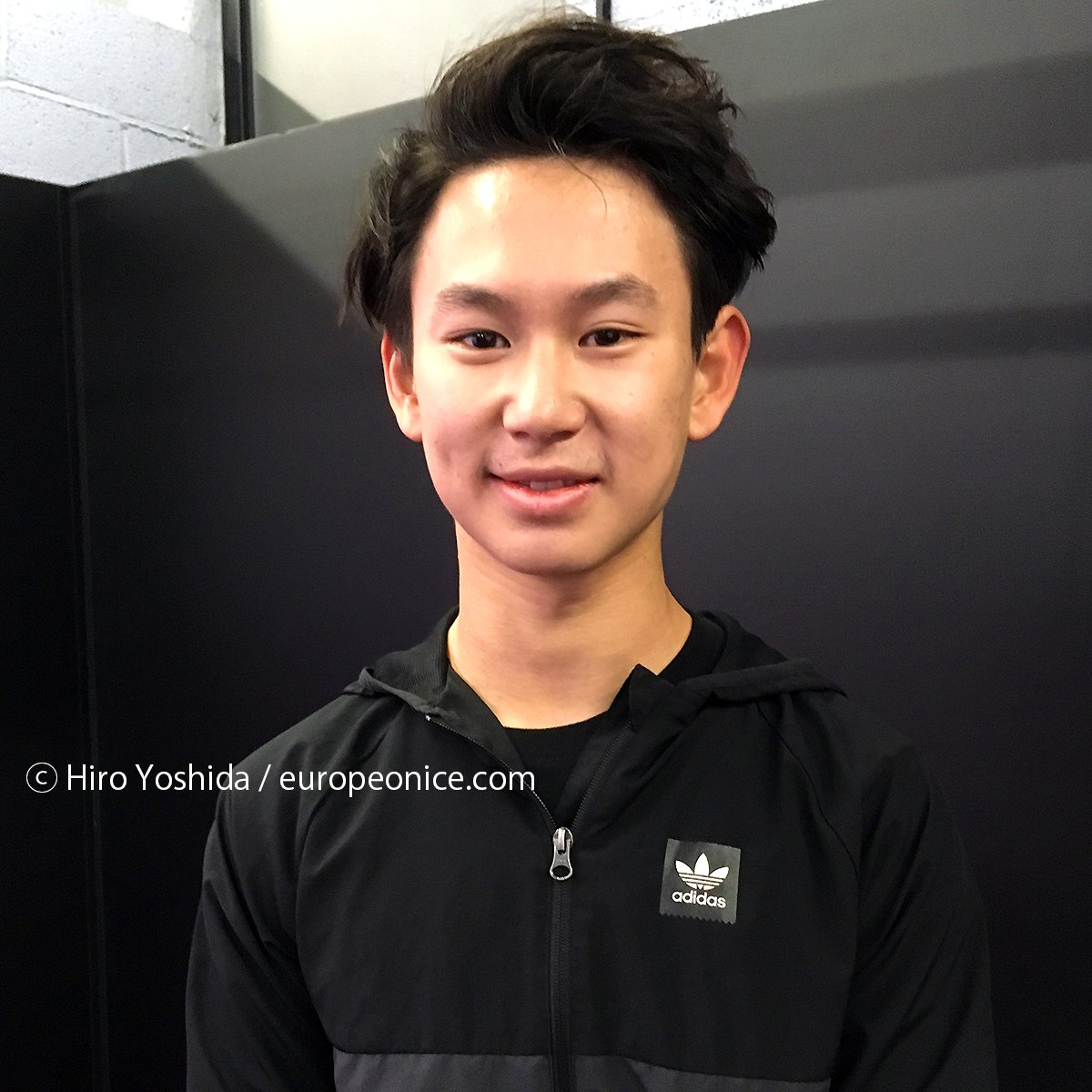 今週金曜日、いよいよ平昌オリンピックが開幕します。前回ソチで銅メダルを獲得したデニス・テン選手（カザフスタン）のインタビュー記事を先ほど公開しました。彼にとってのゆかりの地、韓国で挑む三度目の五輪。怪我に苦しんだシーズンですが、悔いのない滑りを！

europeonice.com/2018/02/04/den…