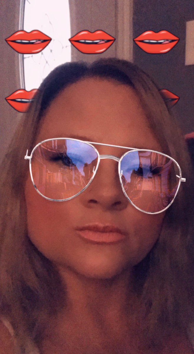 vicbrad1's tweet photo. Metallic splash liquid lips! In the color special https://t.co/RCb6KZG1kF