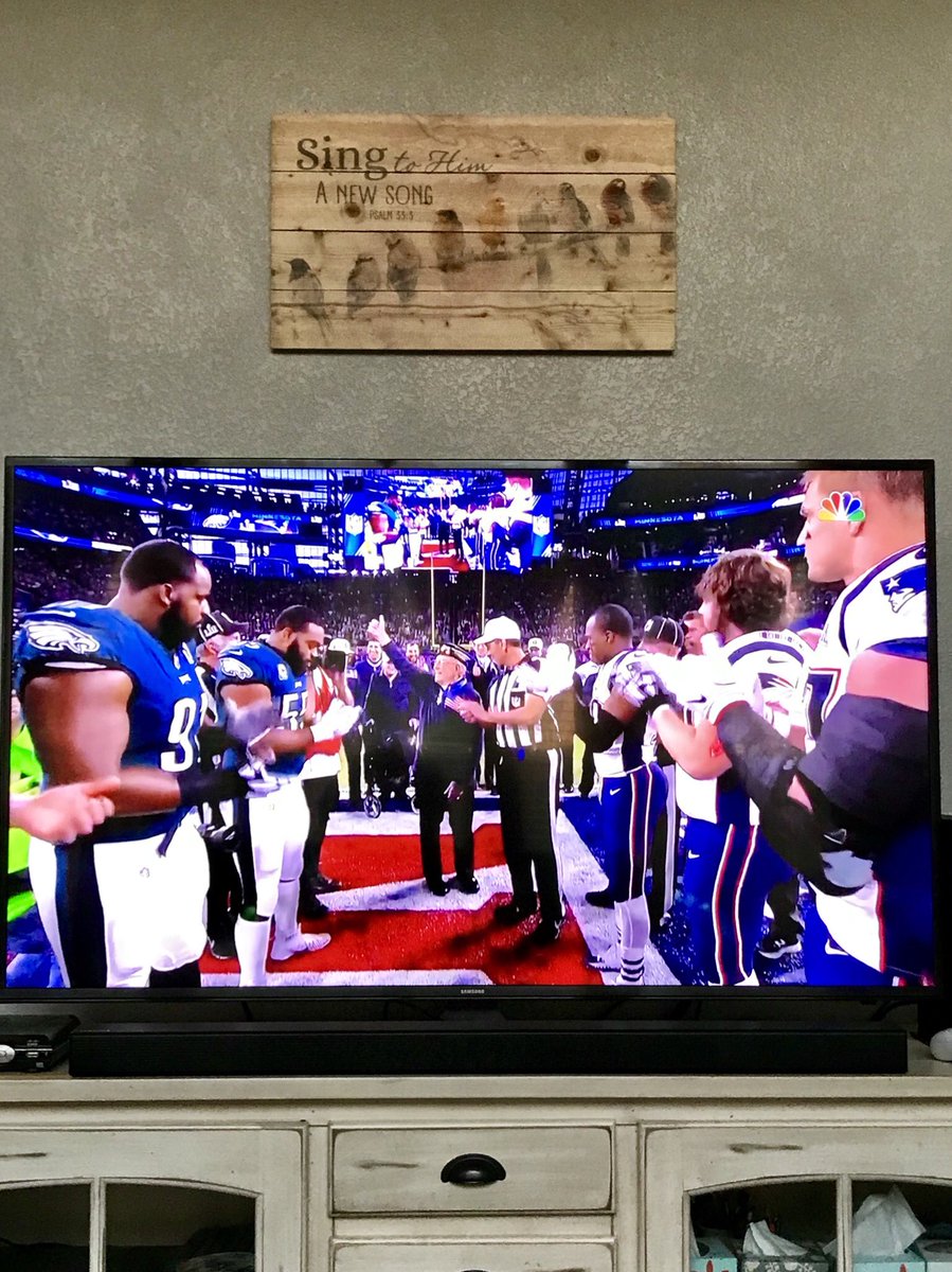vniere's tweet photo. Superbowl LII...here we go🎉 https://t.co/6bmFbzOAJn