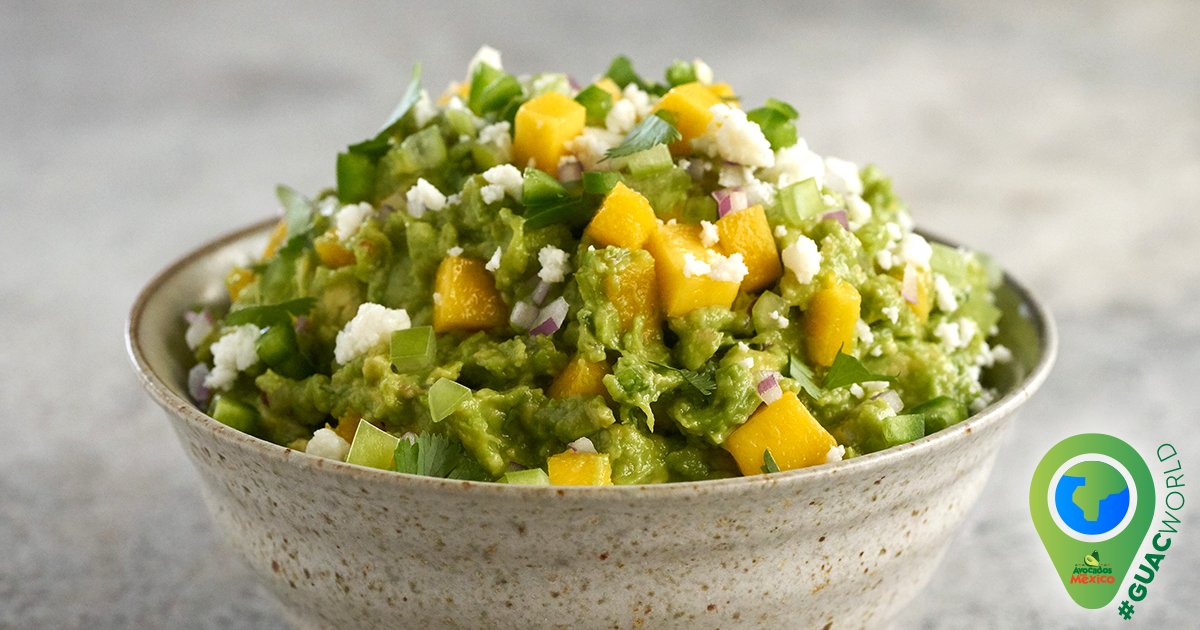 PaulaMNewman's tweet photo. You're in food truck paradise! Have some fun making your own guac creations on your burgers and tacos in Guacapulco! #GuacWorld #TeamTABASCO #Sweepstakes #SB52 - https://t.co/aeIcosFSaO https://t.co/p1RujbNMp8