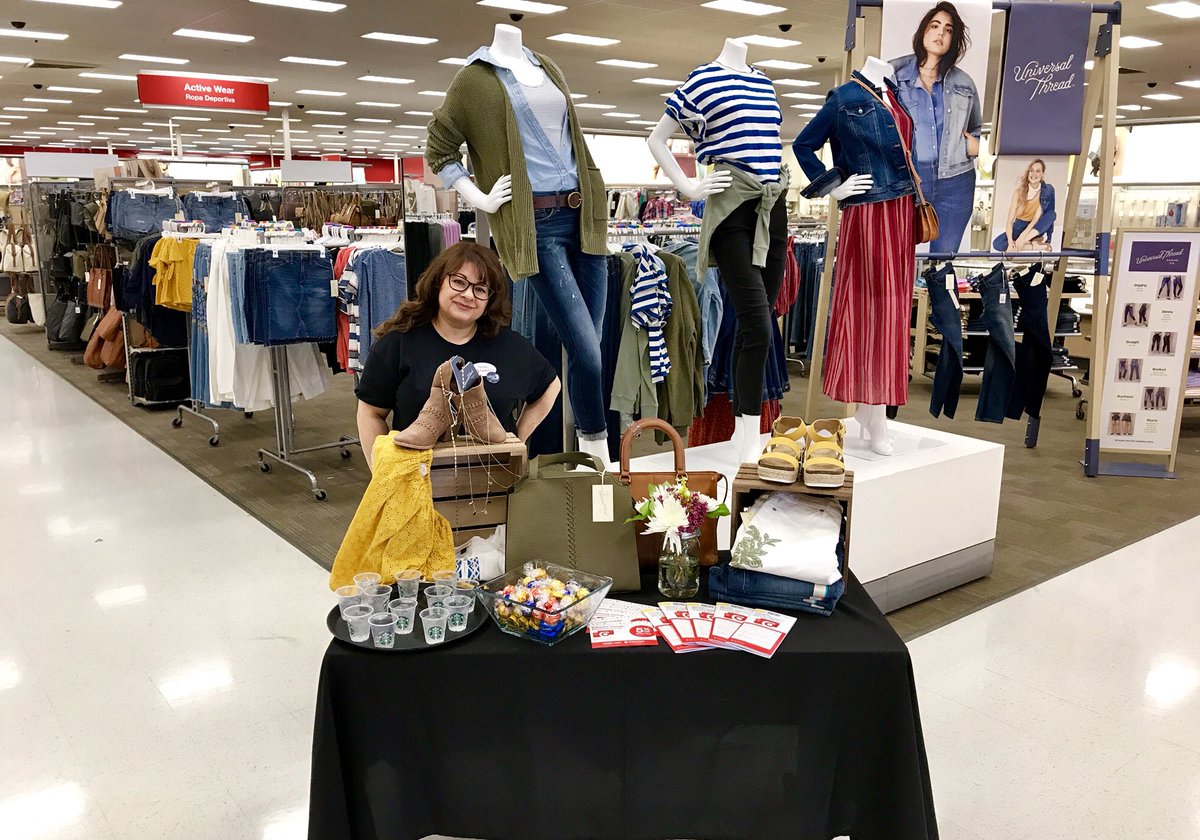 parra_zefe's tweet photo. Sunday Funday with our newest brand in store , Universal Thread ! #T1424 https://t.co/MP9pb01rBy
