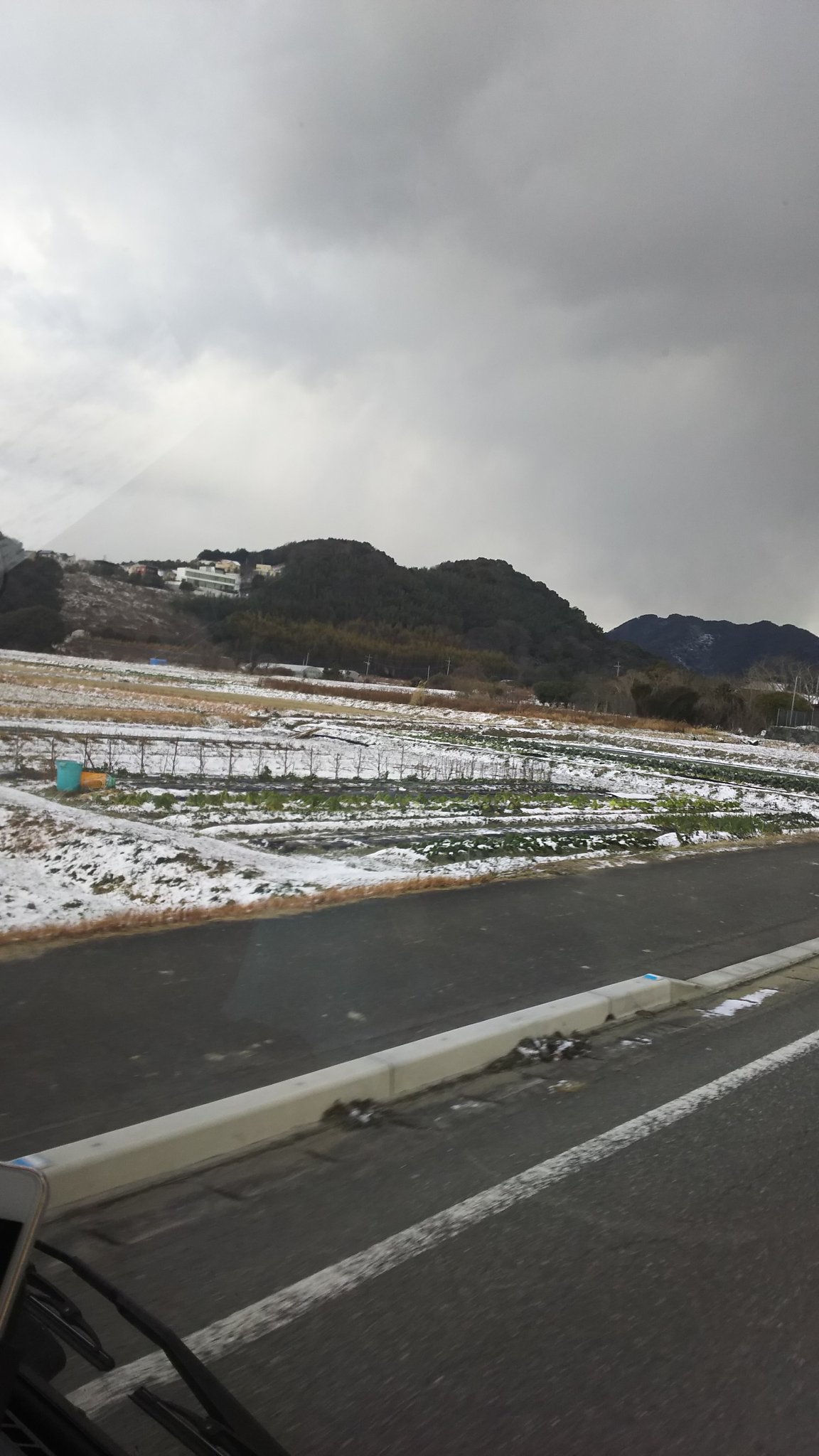𝒀𝒖𝒌𝒌𝒊𝒊𝒐 今朝は犬鳴峠が道路凍結で通行止めになってます ご注意を 福岡 交通情報 交通規制 犬鳴 峠 T Co Phtgpp4vrk Twitter