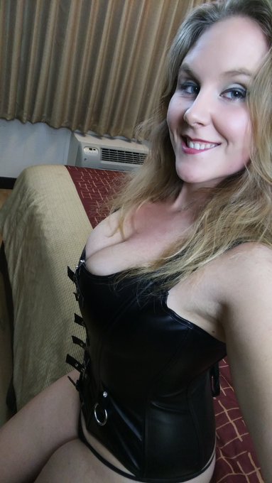 Gitta blond anal gangbang
