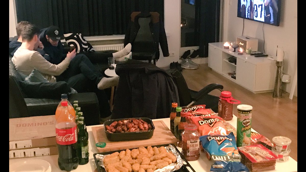 tjorvi2's tweet photo. The Brady Bunch 🏈 #nflísland https://t.co/m0ghG0L9ZR