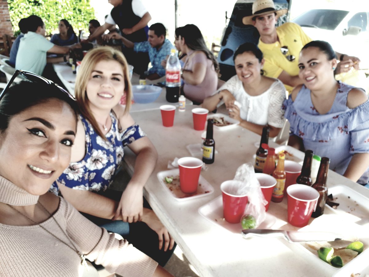 abomita's tweet photo. #cumpleDany #rico #familia 🤗🐷🐖 https://t.co/o0LZI2cIzx