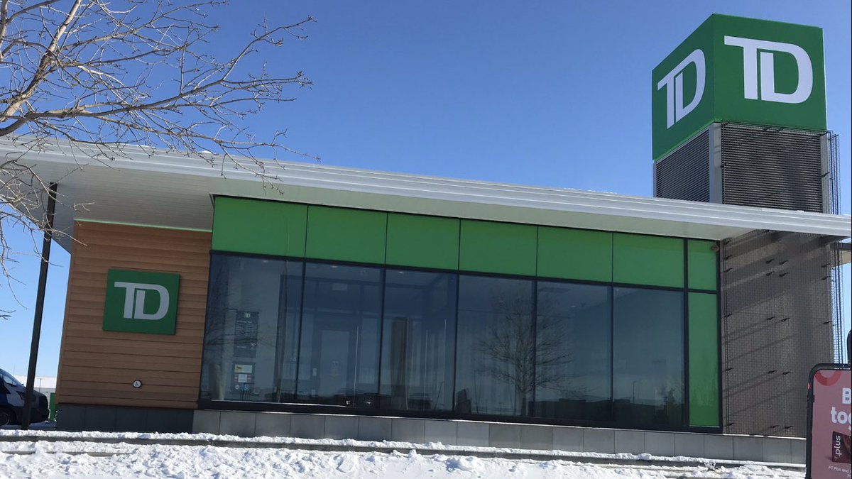 TraceyP_TD's tweet photo. Soooo excited delighted to officially open Eastgate Crossing Monday morning!!!💚 WELCOME to our BEAUTIFUL location! #ReadyForyou #EPIC @robertghazal_TD @RyanJBarclay_TD @MichelleL_TD https://t.co/17eFjkhES7