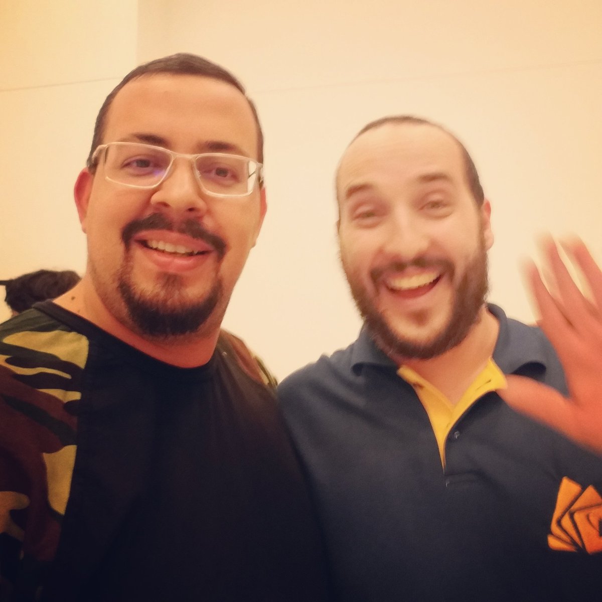 monesstos's tweet photo. Eu e o Elba!! #fazendonerdice #clm10 https://t.co/IcUghmPFAk